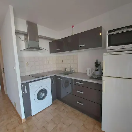 T2 Avec Terrasse, Piscine Et Parking Prive - 4 Pers. - Fr-1-326-792 Lägenhet Marseillan (Herault)