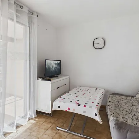 T2 Avec Terrasse, Piscine Et Parking Privé - 4 Pers. - Fr-1-326-792